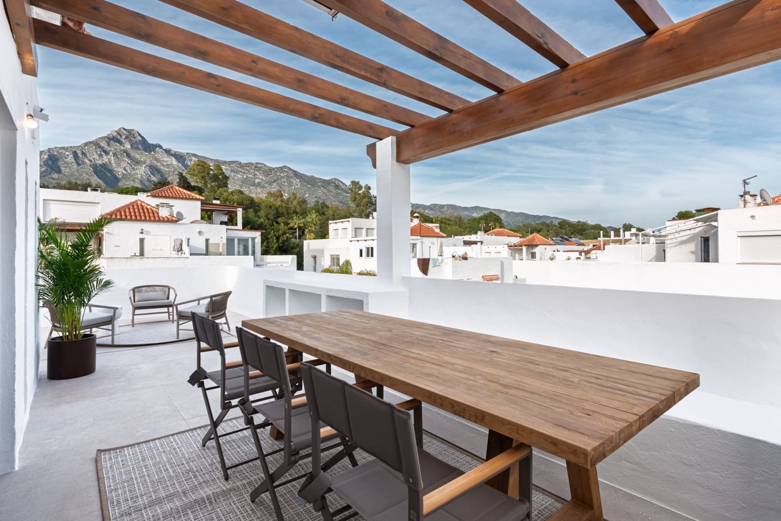 Casa de 4 habitaciones en Marbella en venta con piscina garaje - 1.325.000 € (Ref: 9848724)