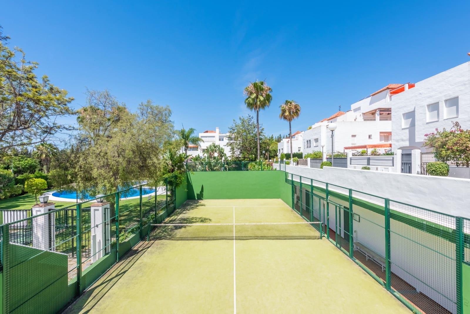 Casa de 4 habitaciones en Marbella en venta con piscina garaje - 1.325.000 € (Ref: 9848724)