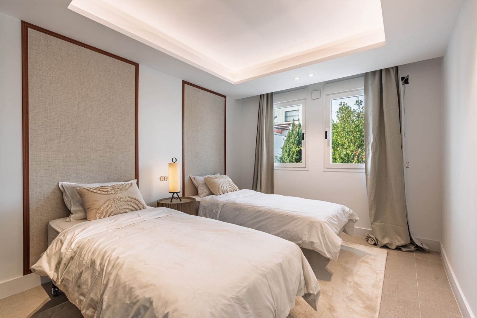 4 sypialnia Dom na sprzedaż w Marbella z basenem garażem - 1 325 000 € (Ref: 9848724)