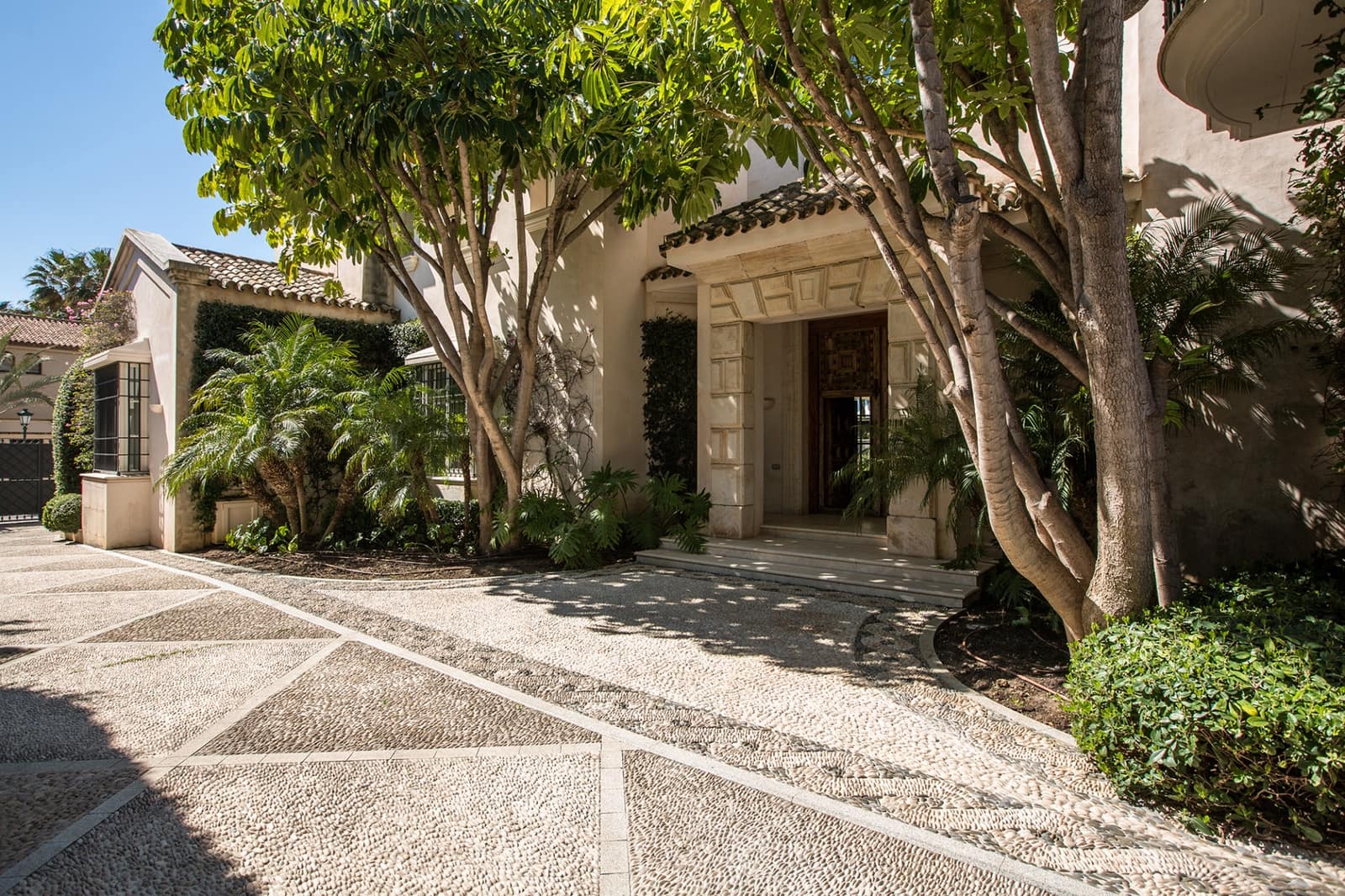 7 Zimmer Villa zu verkaufen in Marbella mit Pool Garage - 10.700.000 € (Ref: 9848726)
