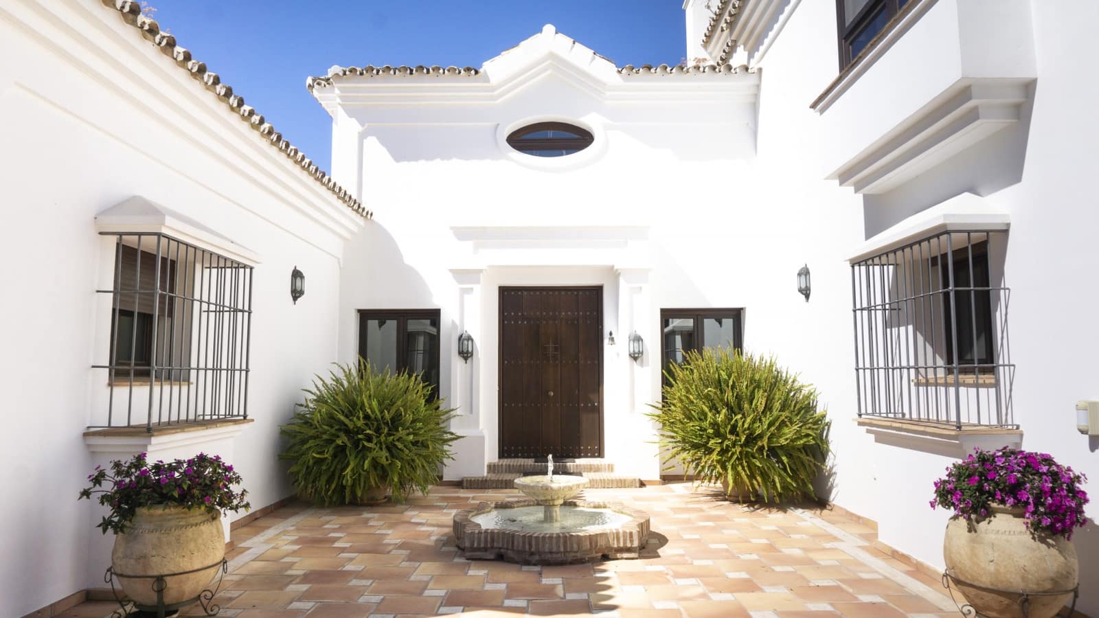 5 soverom Villa til salgs i Benahavis med svømmebasseng garasje - € 3 995 000 (Ref: 9848732)