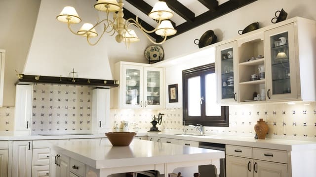 5 soverom Villa til salgs i Montemayor - Marbella Club, Benahavís med svømmebasseng garasje - € 3 995 000 (Ref: 9848732)