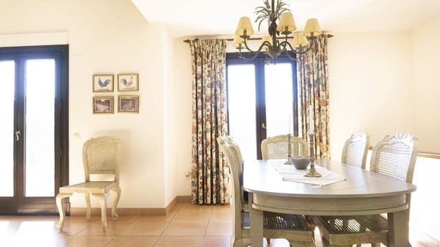 5 soverom Villa til salgs i Montemayor - Marbella Club, Benahavís med svømmebasseng garasje - € 3 995 000 (Ref: 9848732)