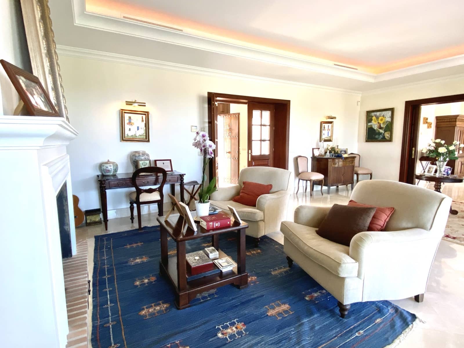 5 bedroom Villa for sale in Benahavis with pool garage - € 3,995,000 (Ref: 9848732)