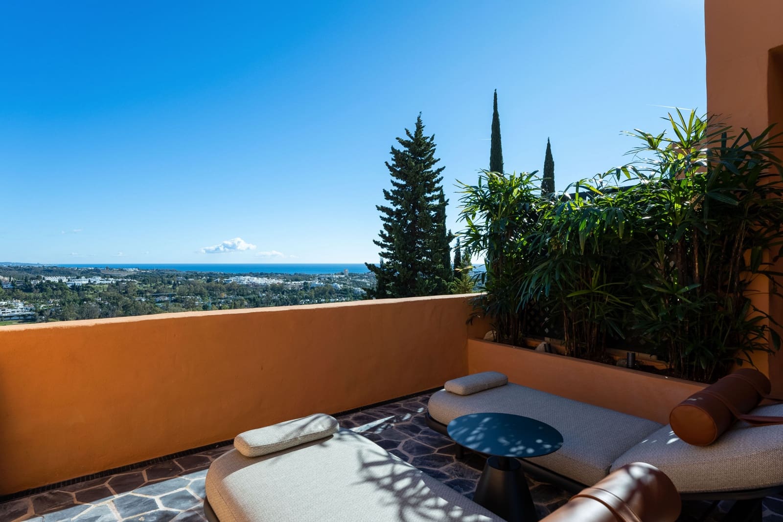 4 sypialnia Penthouse na sprzedaż w Marbella z basenem garażem - 3 295 000 € (Ref: 9848733)