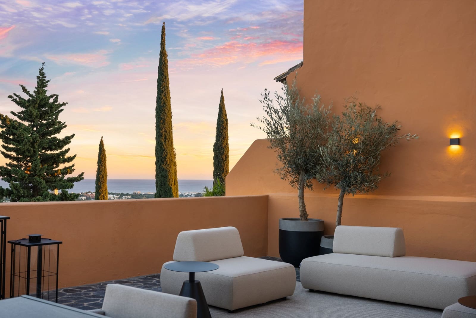 4 sypialnia Penthouse na sprzedaż w Marbella z basenem garażem - 3 295 000 € (Ref: 9848733)