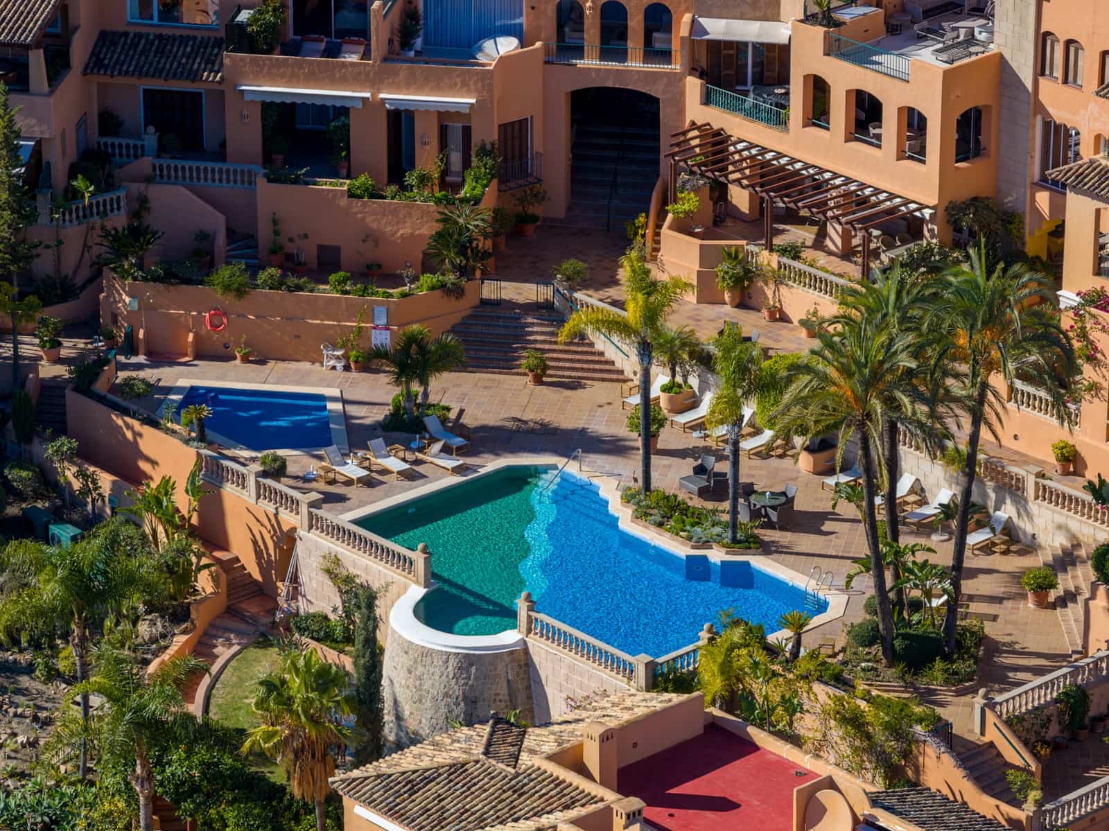 4 sypialnia Penthouse na sprzedaż w Marbella z basenem garażem - 3 295 000 € (Ref: 9848733)