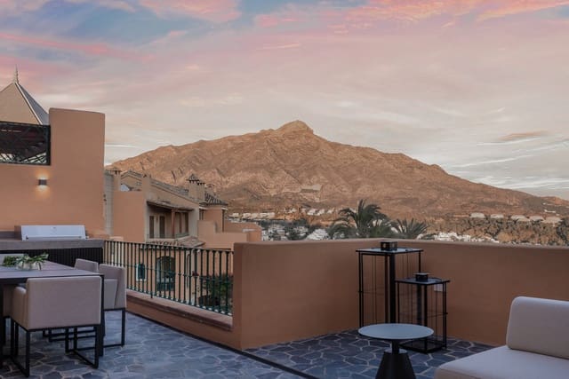 4 slaapkamer Penthouse te koop in Los Naranjos, Marbella met zwembad garage - € 3.295.000 (Ref: 9848733)