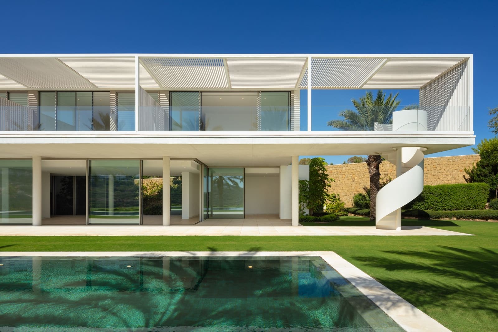 5 slaapkamer Villa te koop in Casares met zwembad garage - € 8.700.000 (Ref: 9848749)