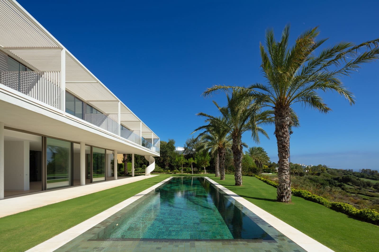 5 slaapkamer Villa te koop in Casares met zwembad garage - € 8.700.000 (Ref: 9848749)