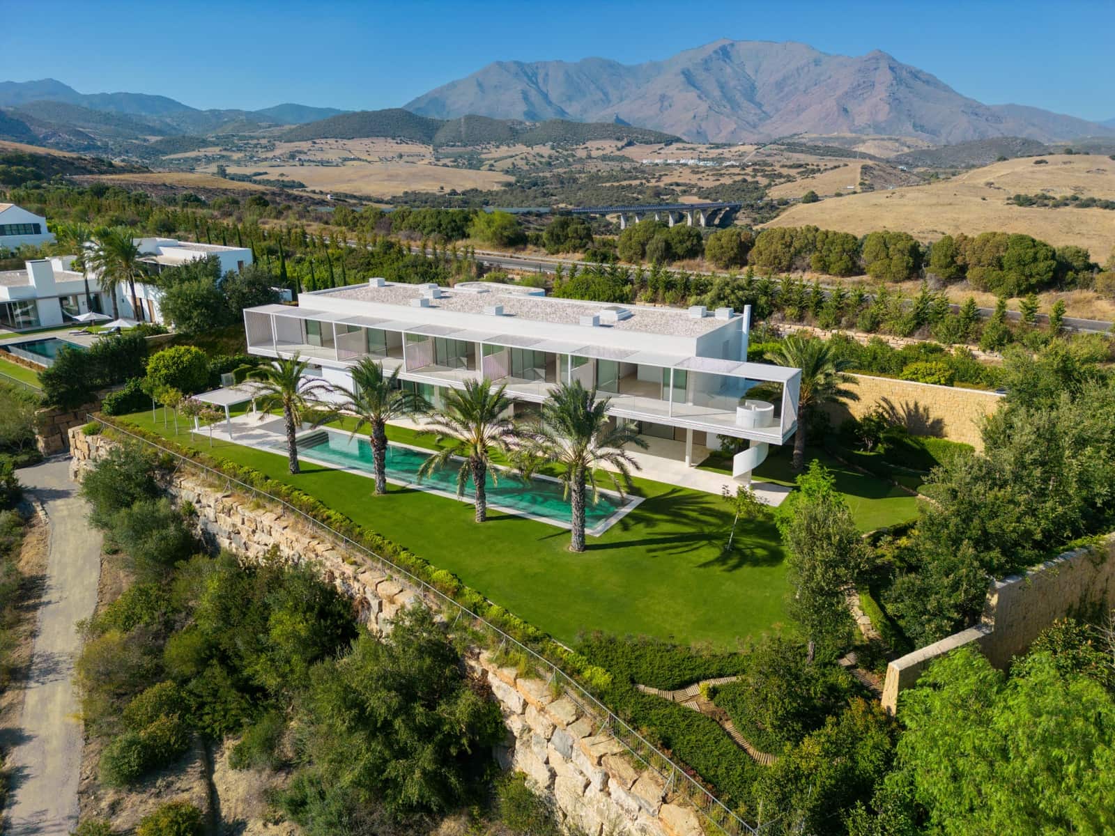 5 slaapkamer Villa te koop in Casares met zwembad garage - € 8.700.000 (Ref: 9848749)