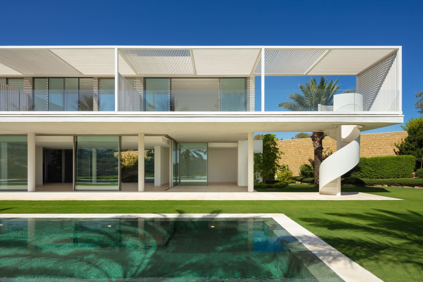 5 bedroom Villa for sale in Casares with pool garage - € 8,700,000 (Ref: 9848749)