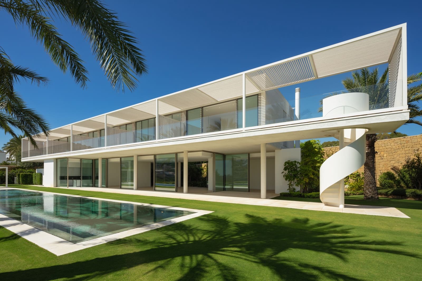 5 bedroom Villa for sale in Casares with pool garage - € 8,700,000 (Ref: 9848749)