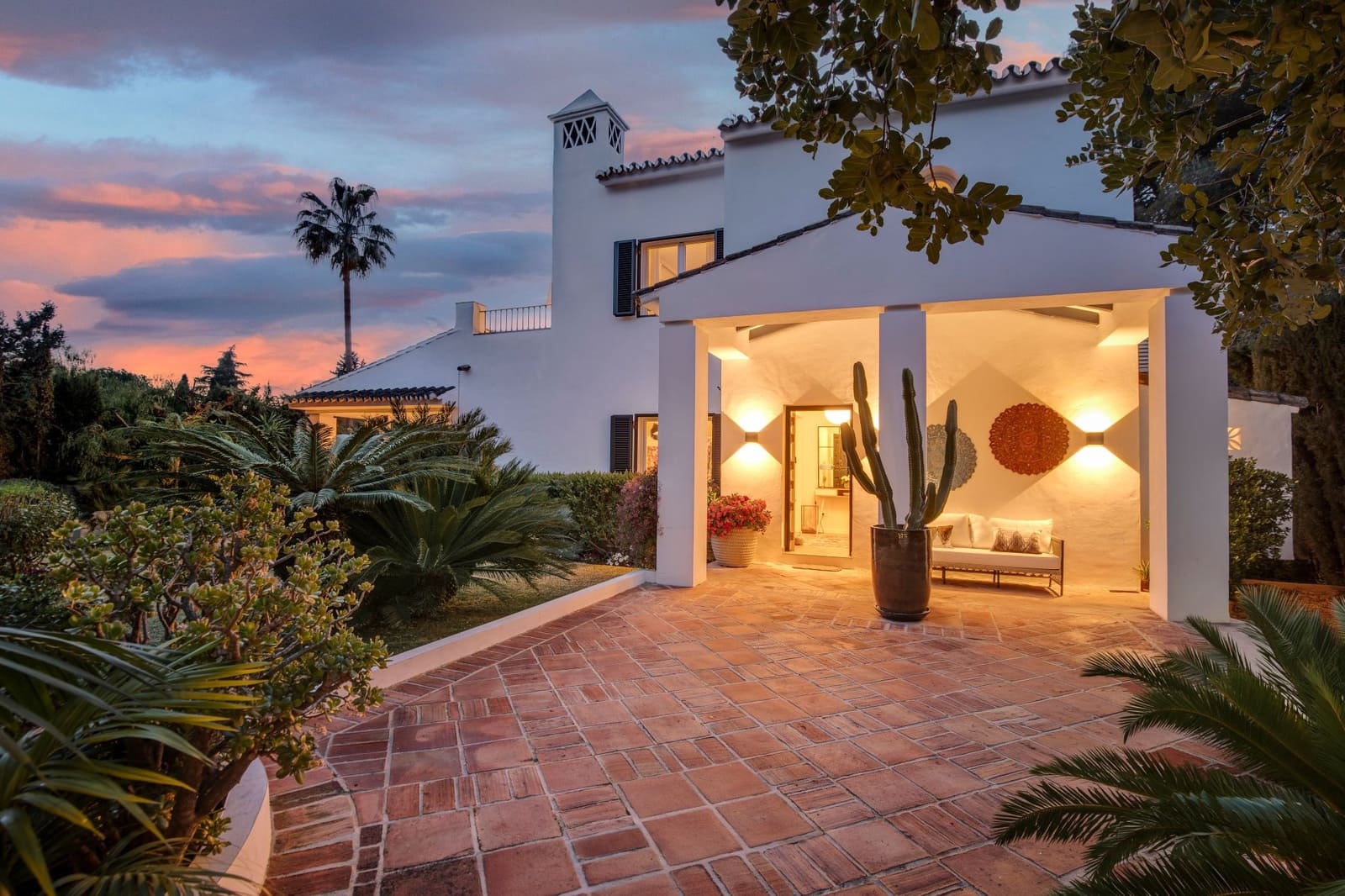 5 Zimmer Villa zu verkaufen in Marbella mit Pool Garage - 4.850.000 € (Ref: 9848752)