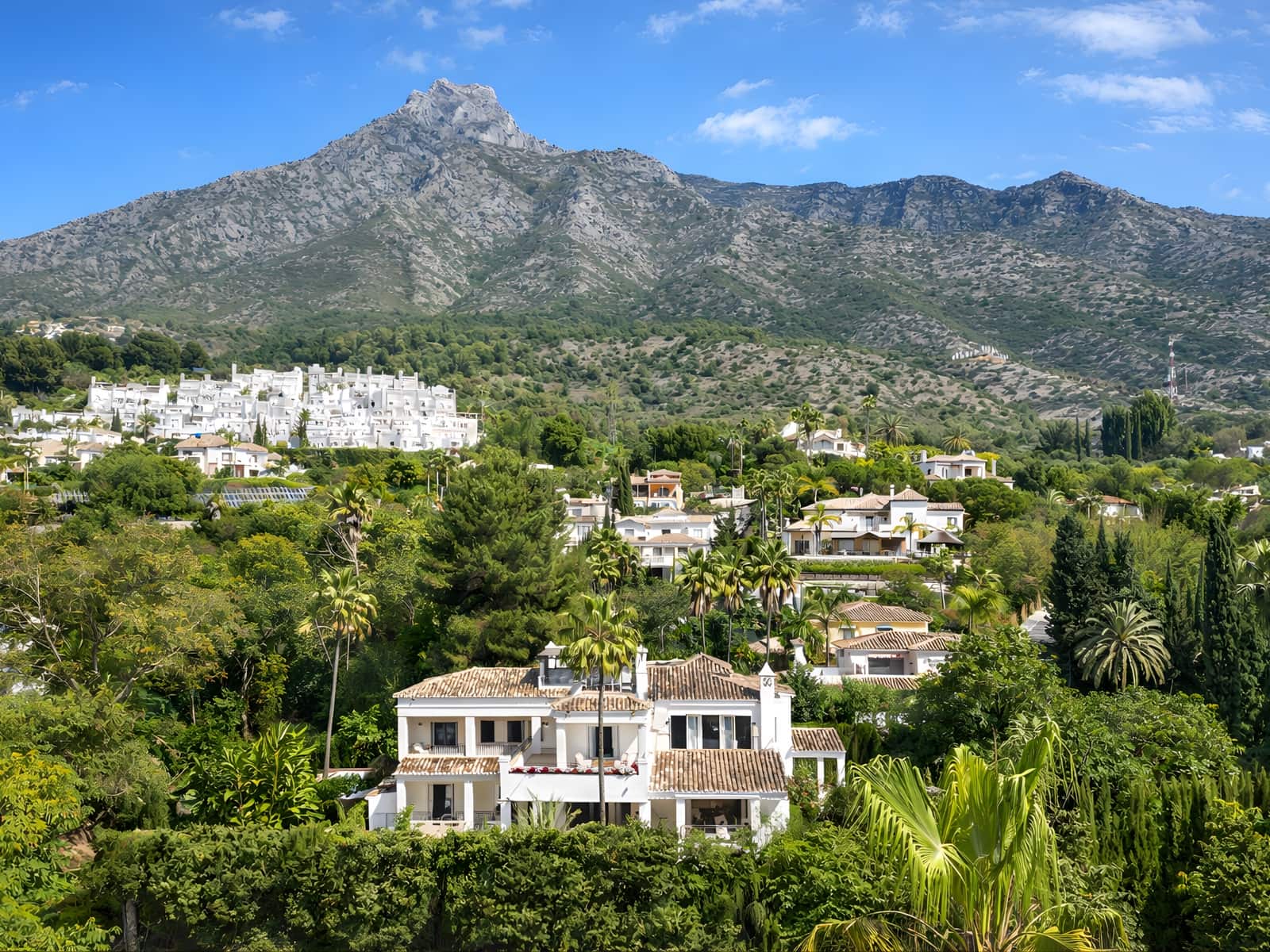5 Zimmer Villa zu verkaufen in Marbella mit Pool Garage - 4.850.000 € (Ref: 9848752)