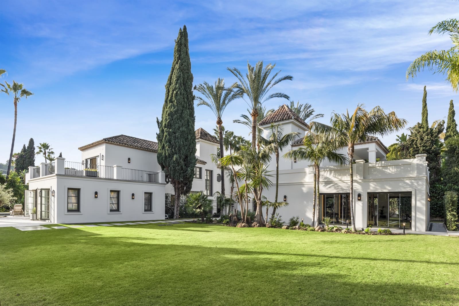 5 quarto Moradia para venda em Nueva Andalucia com piscina garagem - 11 750 000 € (Ref: 9848755)