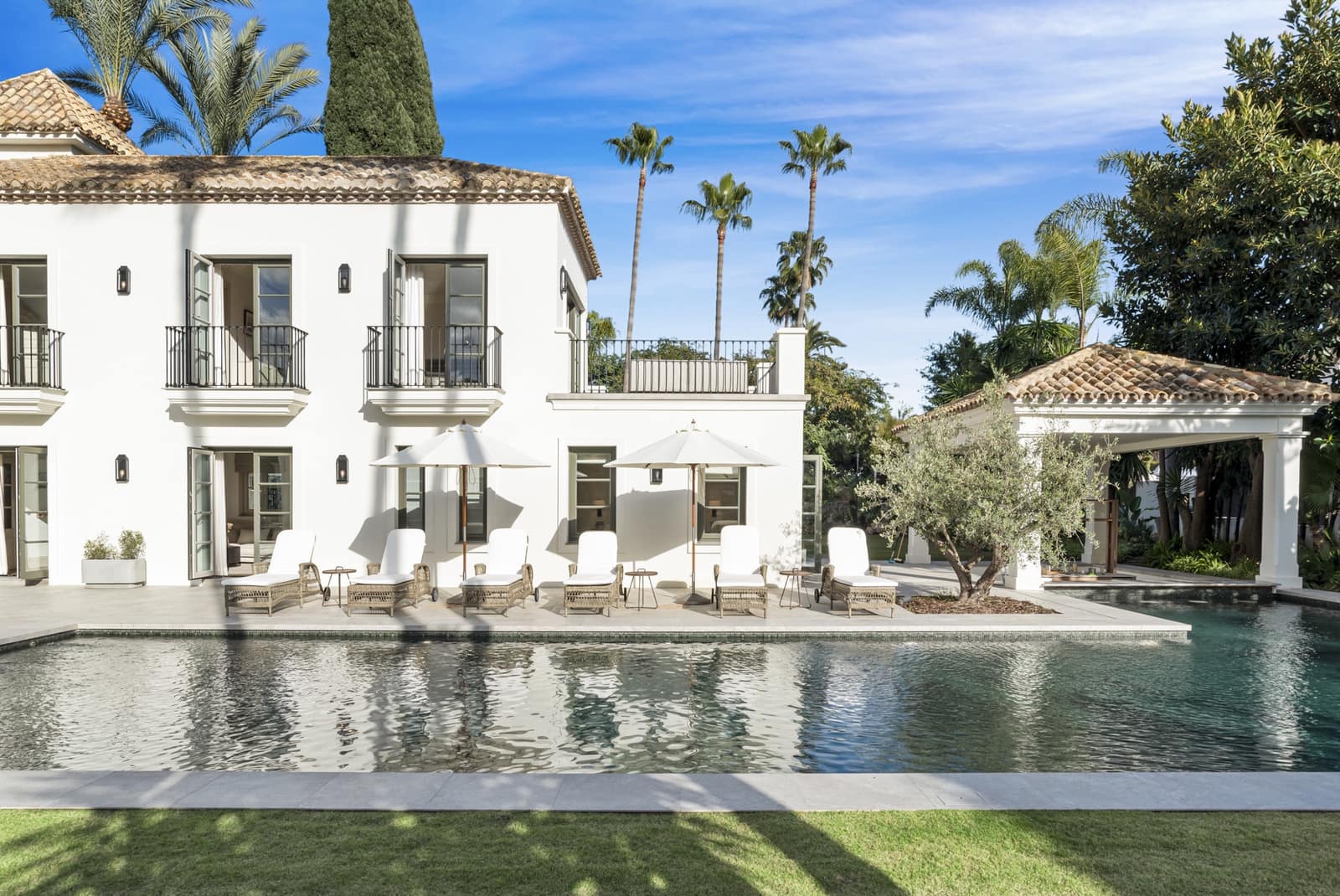 5 quarto Moradia para venda em Nueva Andalucia com piscina garagem - 11 750 000 € (Ref: 9848755)
