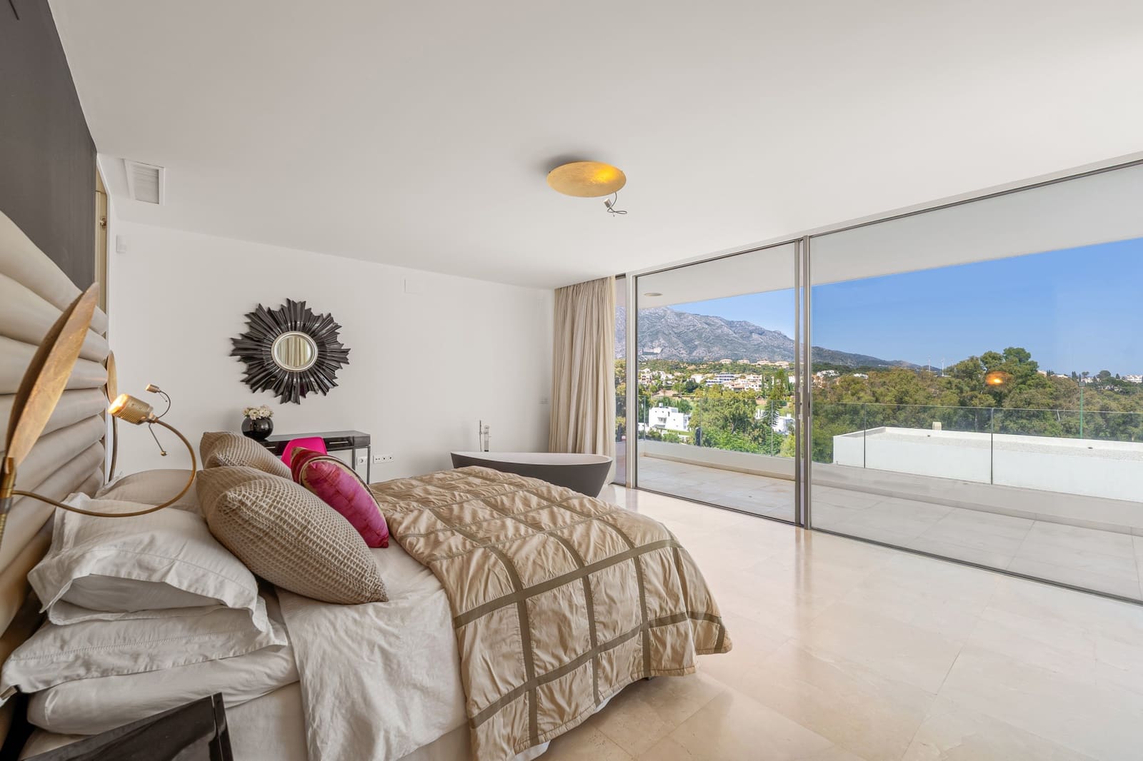 7 quarto Moradia para venda em Marbella com piscina garagem - 7 950 000 € (Ref: 9848764)