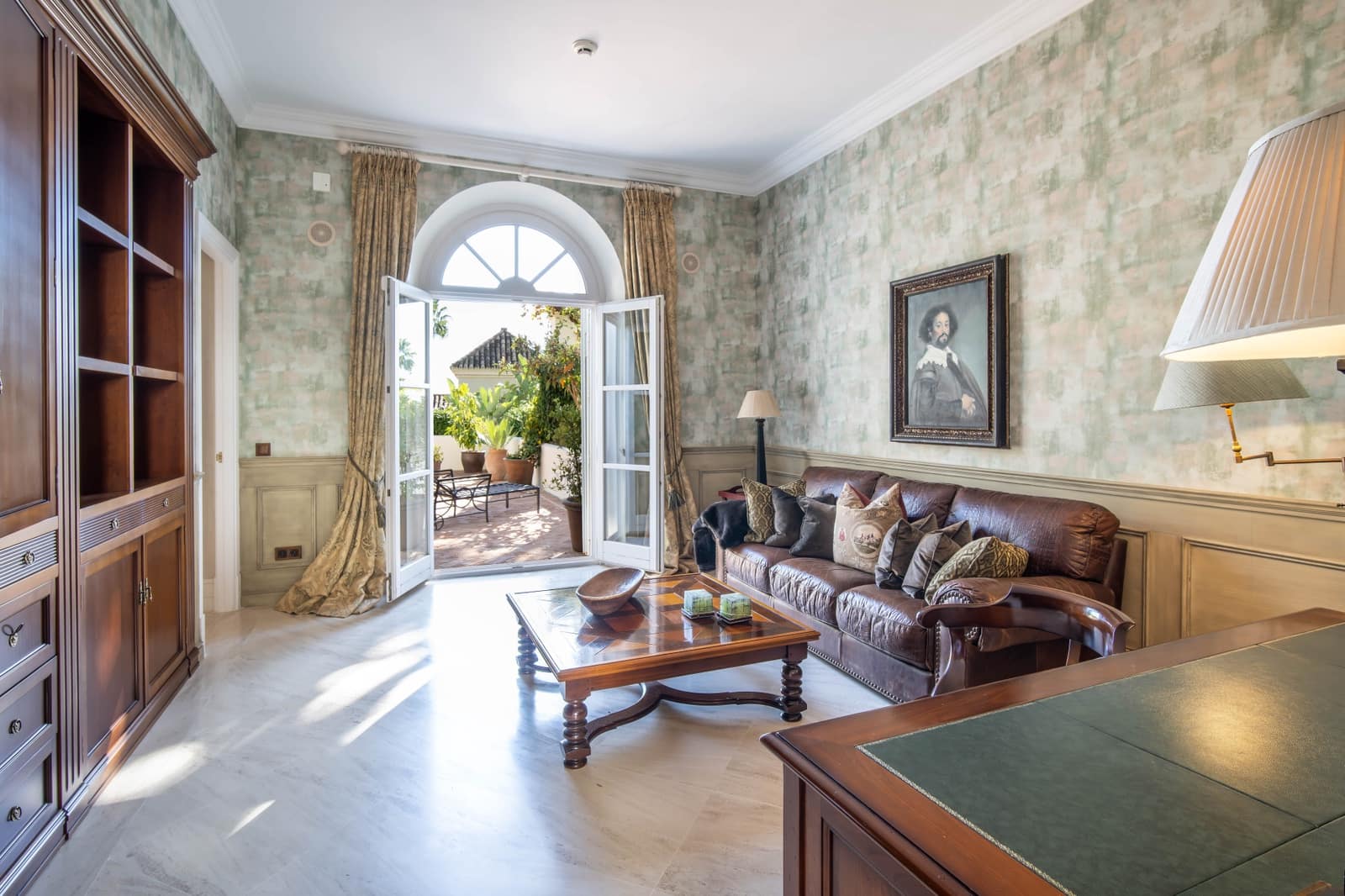 5 soverom Villa til salgs i Marbella med svømmebasseng garasje - € 13 800 000 (Ref: 9848768)