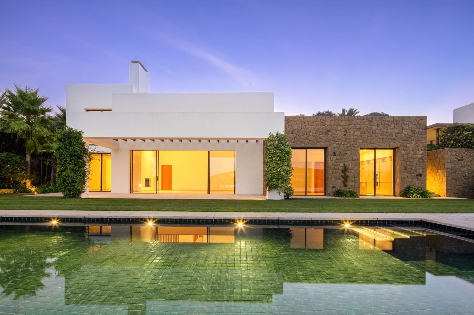 5 sypialnia Willa na sprzedaż w Casares z basenem garażem - 4 800 000 € (Ref: 9848771)