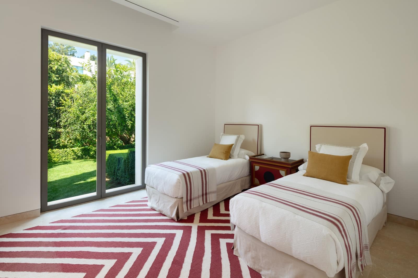 6 bedroom Villa for sale in Casares with pool garage - € 5,000,000 (Ref: 9848772)