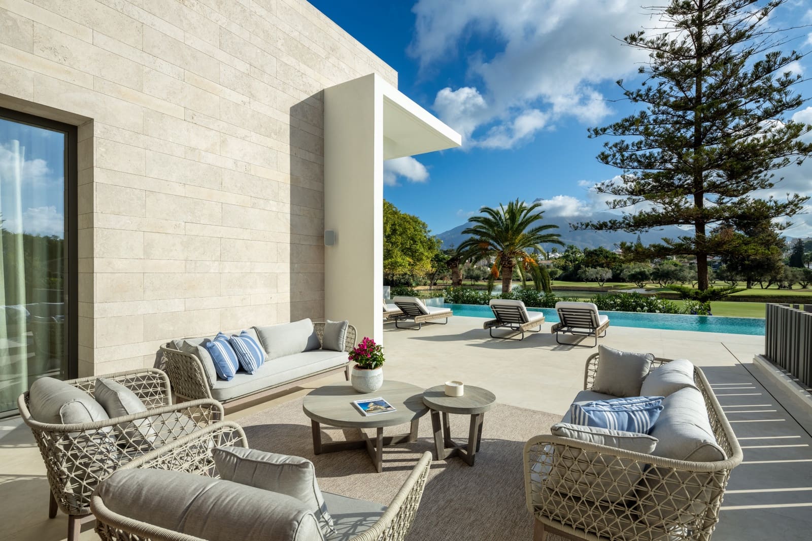 5 quarto Moradia para venda em Marbella com piscina garagem - 7 495 000 € (Ref: 9848776)