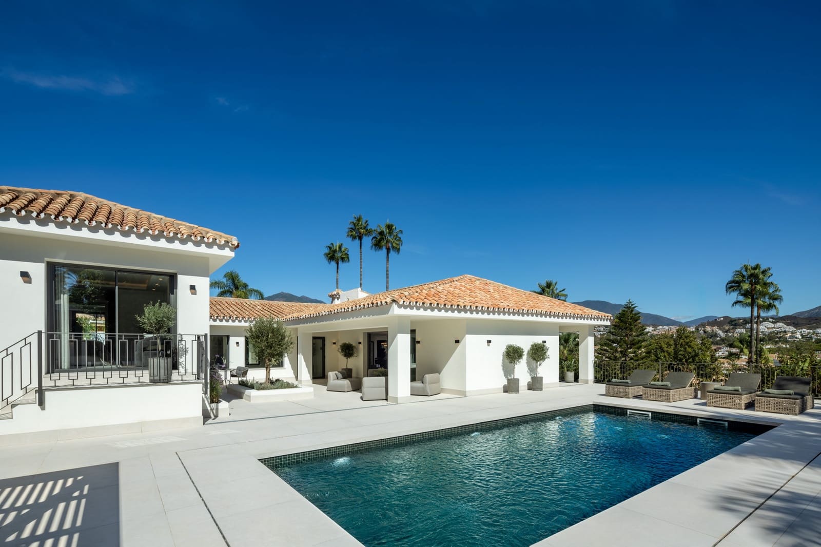 5 quarto Moradia para venda em Marbella com piscina garagem - 5 950 000 € (Ref: 9848777)