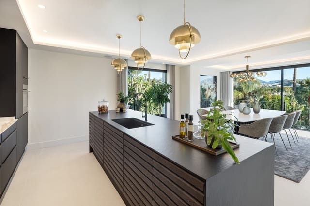 5 quarto Moradia para venda em Las Brisas, Marbella com piscina garagem - 5 950 000 € (Ref: 9848777)