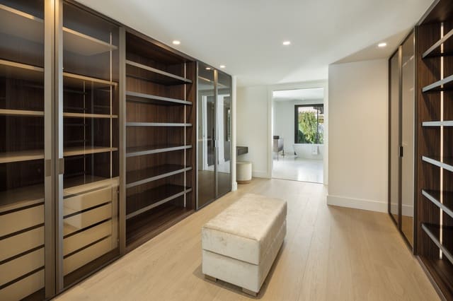 5 quarto Moradia para venda em Las Brisas, Marbella com piscina garagem - 5 950 000 € (Ref: 9848777)