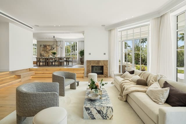 5 soveværelse Villa til salg i Las Brisas, Marbella med garage - € 8.295.000 (Ref: 9848778)