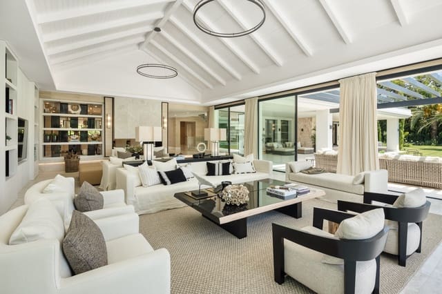 Chalet de 7 habitaciones en Las Brisas, Marbella en venta con piscina garaje - 19.500.000 € (Ref: 9848781)