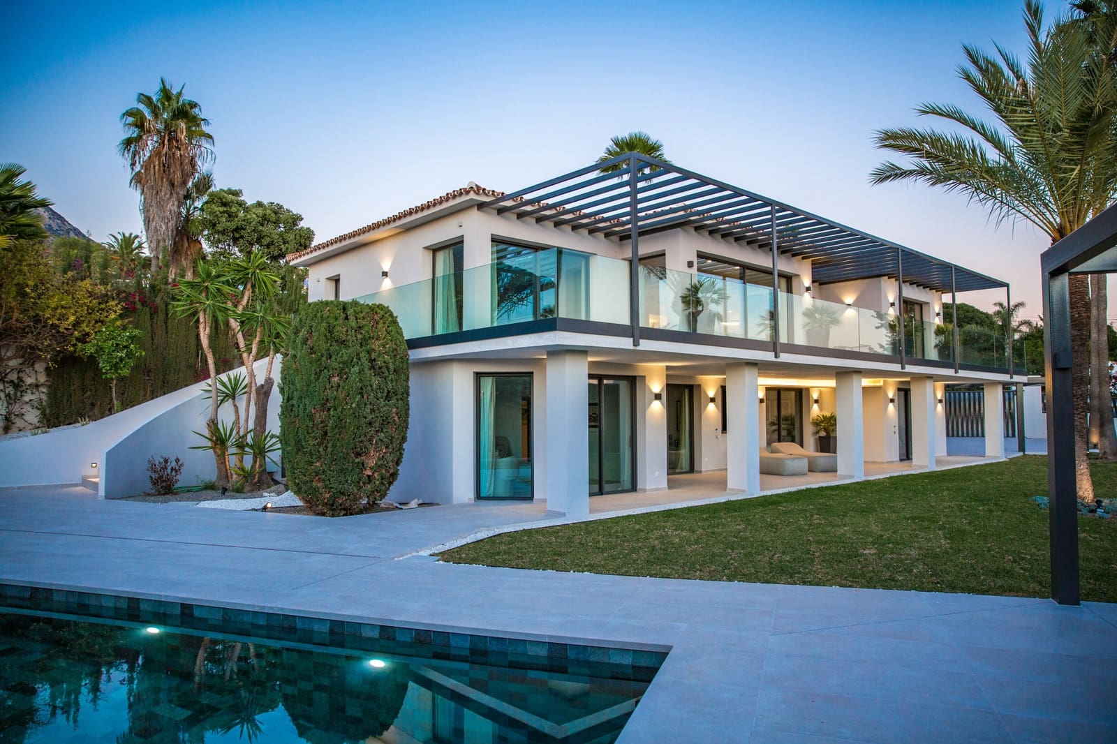 5 sypialnia Willa na sprzedaż w Marbella z basenem garażem - 4 290 000 € (Ref: 9848782)