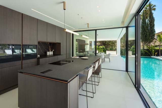 5 chambre Villa/Maison à vendre à Las Brisas, Marbella avec piscine garage - 5 995 000 € (Ref: 9848783)