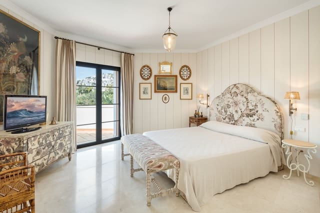 Chalet de 4 habitaciones en La Quinta, Benahavís en venta con piscina garaje - 2.950.000 € (Ref: 9848786)