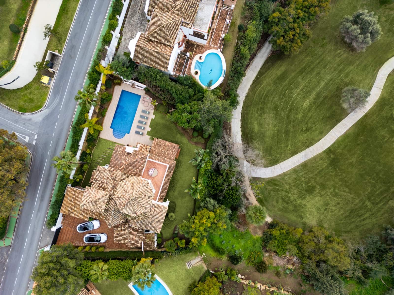 Chalet de 4 habitaciones en Benahavís en venta con piscina garaje - 2.950.000 € (Ref: 9848786)
