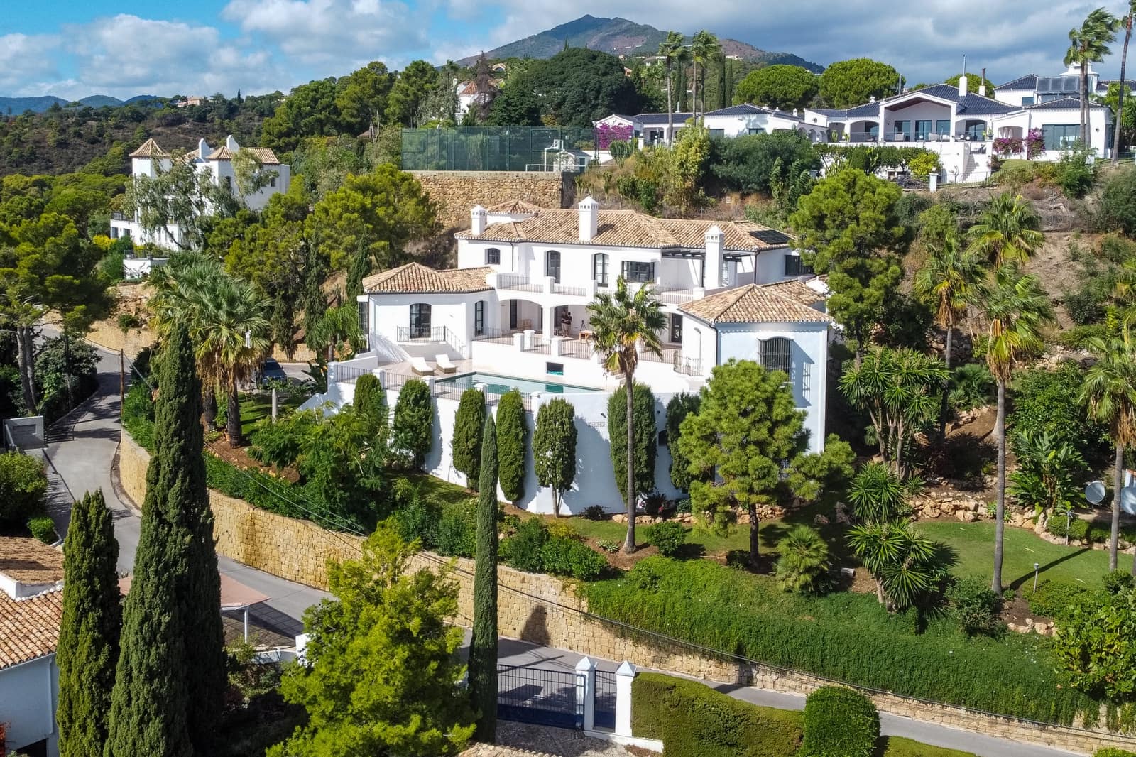 5 bedroom Villa for sale in El Madronal with pool garage - € 6,500,000 (Ref: 9848788)