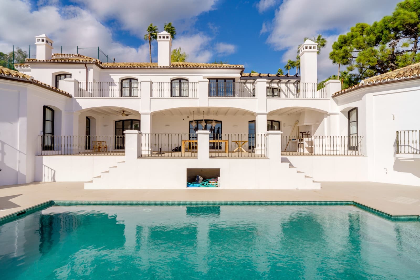 5 soverom Villa til salgs i El Madronal med svømmebasseng garasje - € 6 500 000 (Ref: 9848788)