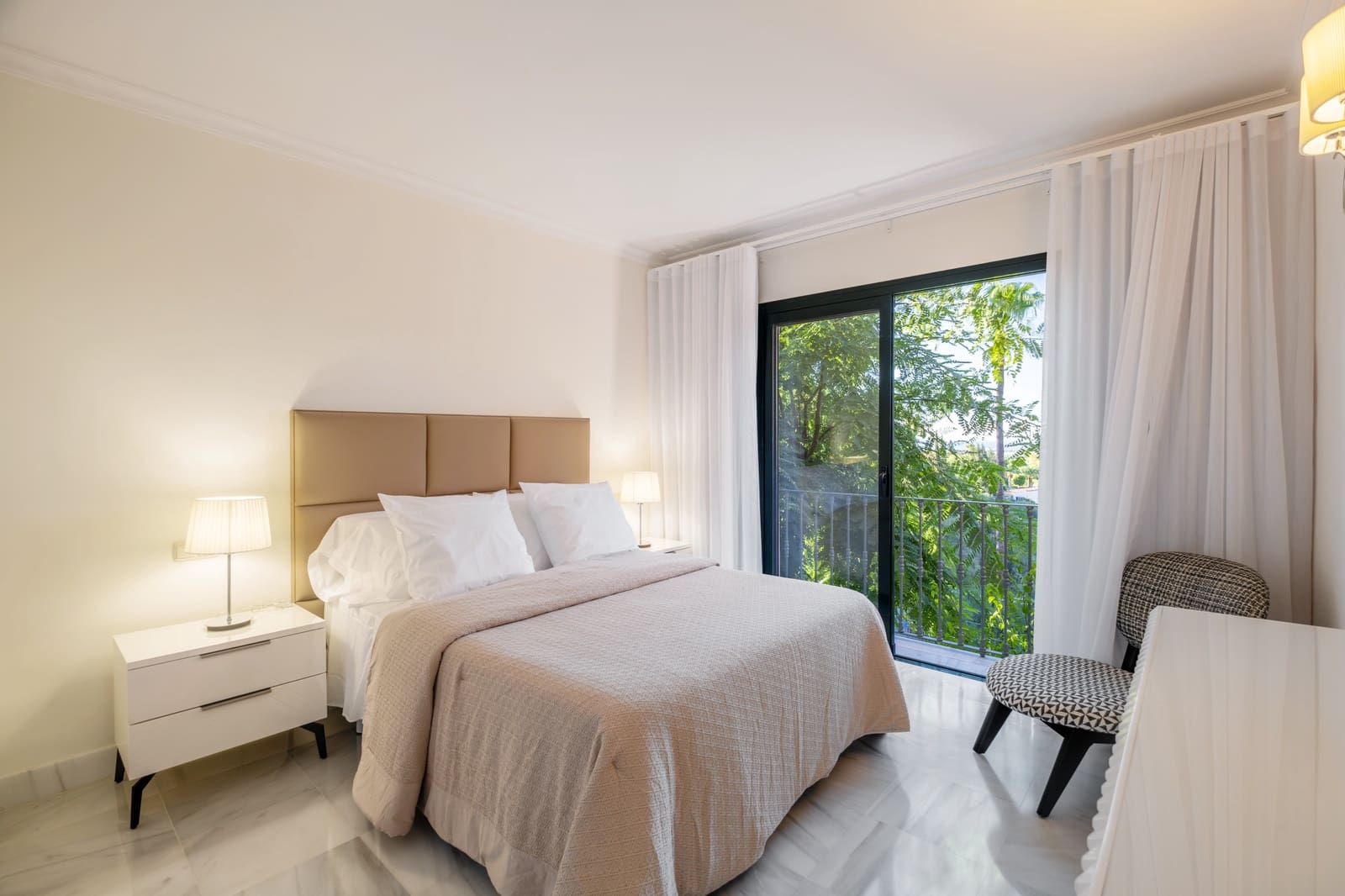 3 bedroom Apartment for sale in Monte Halcones with pool garage - € 875,000 (Ref: 9848789)