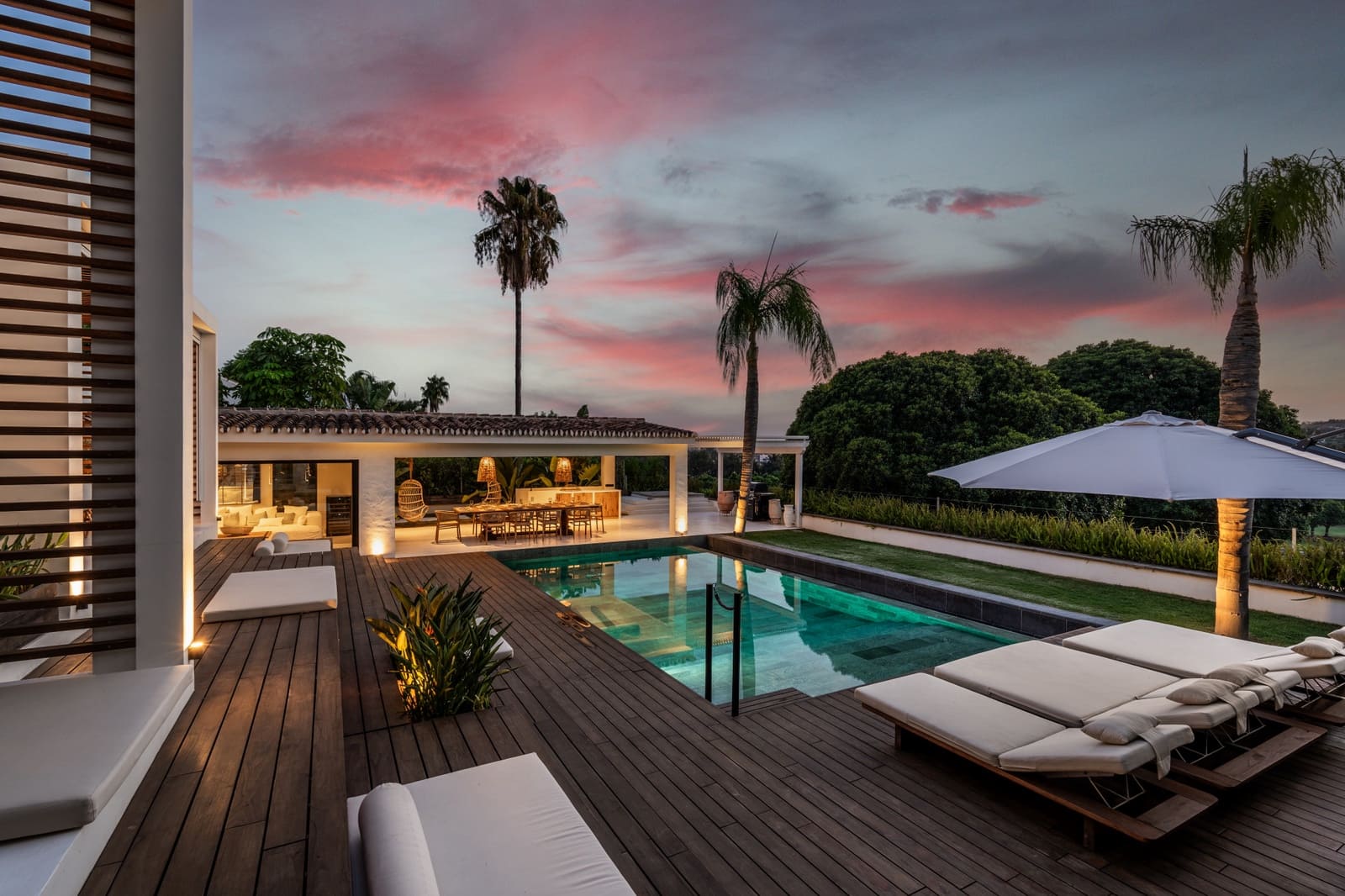 5 Zimmer Villa zu verkaufen in Marbella mit Pool Garage - 4.995.000 € (Ref: 9848790)