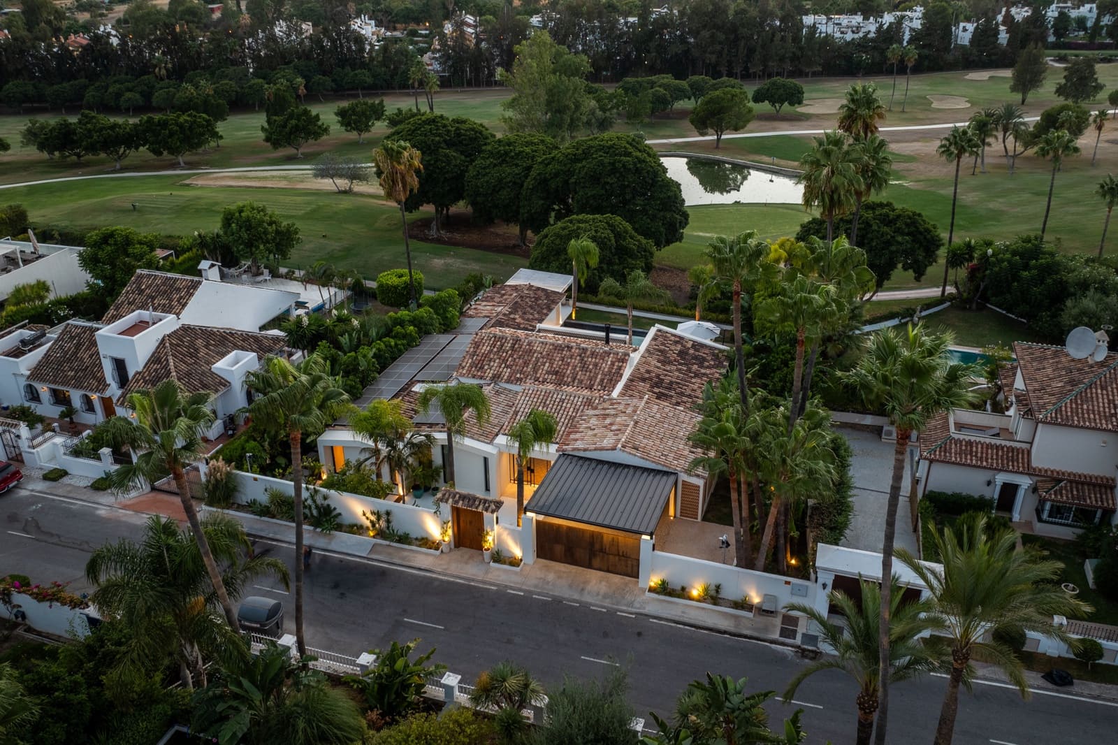5 Zimmer Villa zu verkaufen in Marbella mit Pool Garage - 4.995.000 € (Ref: 9848790)