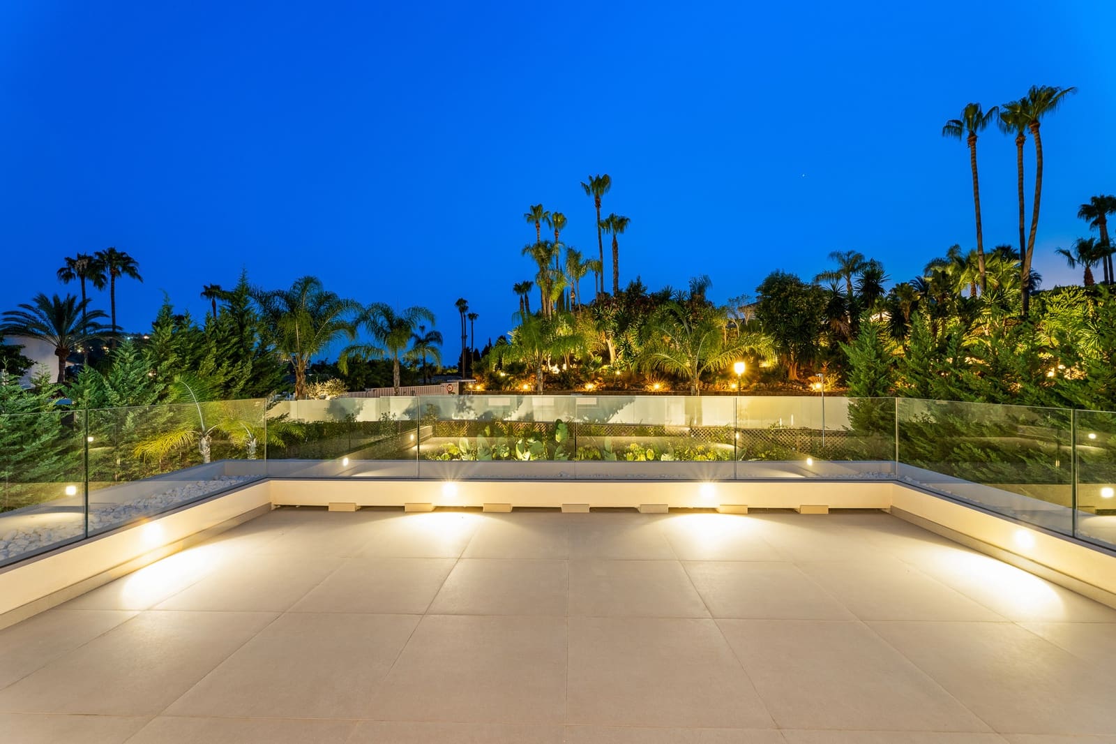 4 soveværelse Villa til salg i Marbella med swimmingpool garage - € 3.950.000 (Ref: 9848796)