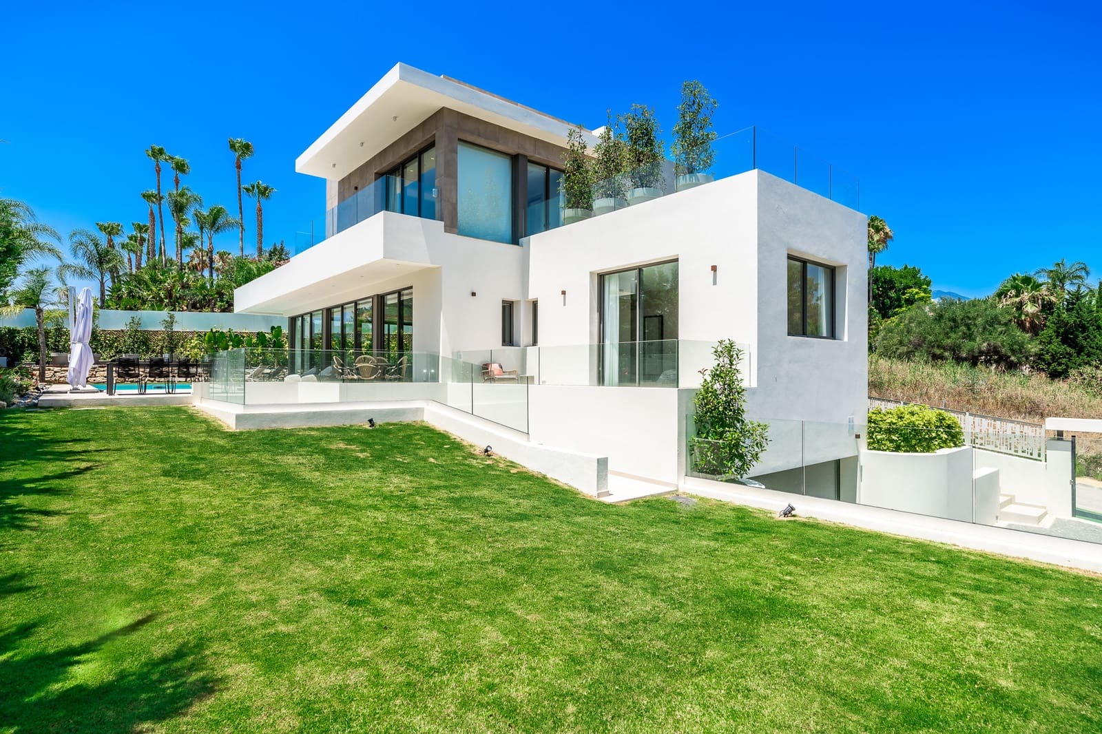 4 soveværelse Villa til salg i Marbella med swimmingpool garage - € 3.950.000 (Ref: 9848796)