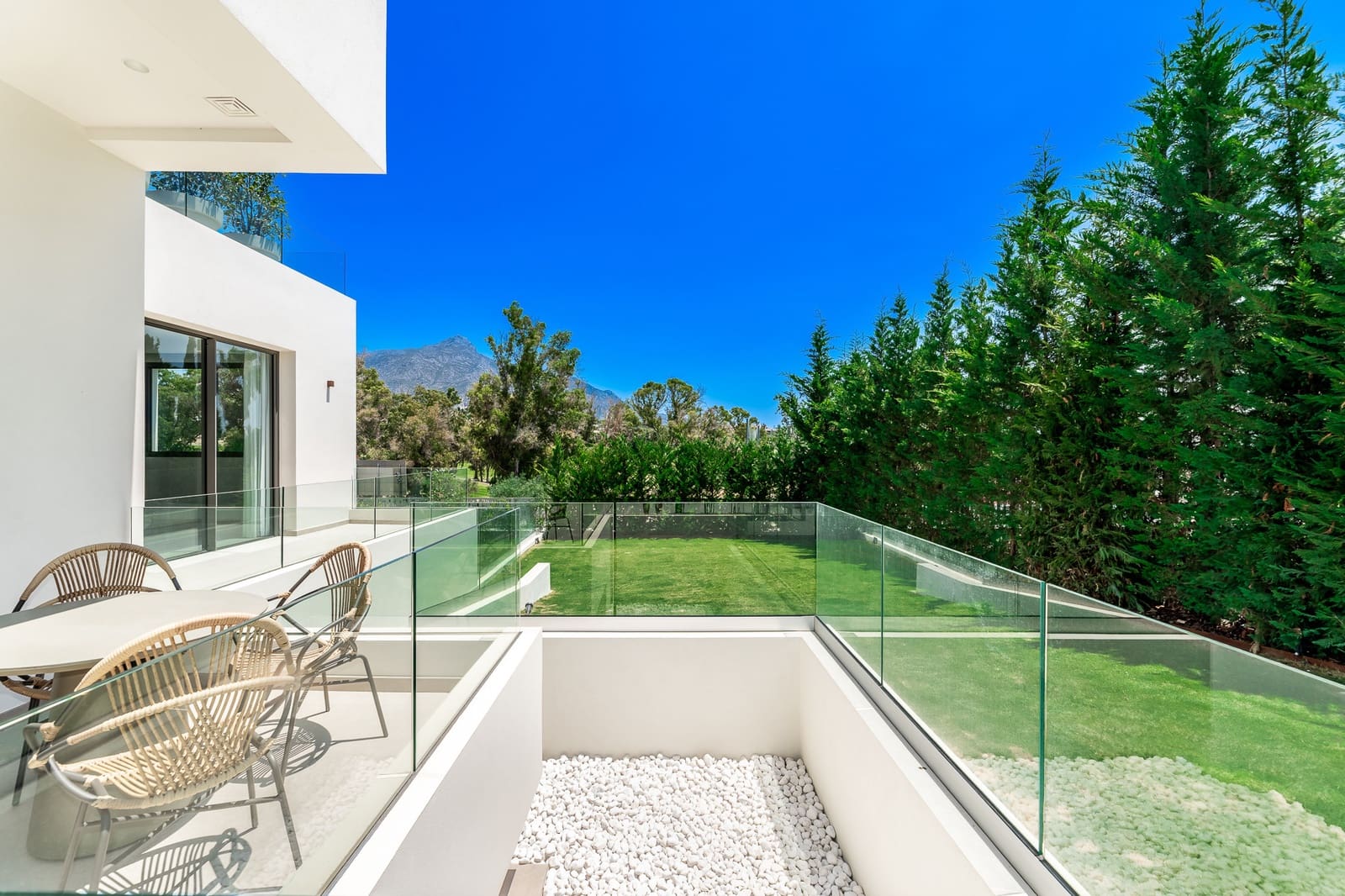 4 soveværelse Villa til salg i Marbella med swimmingpool garage - € 3.950.000 (Ref: 9848796)