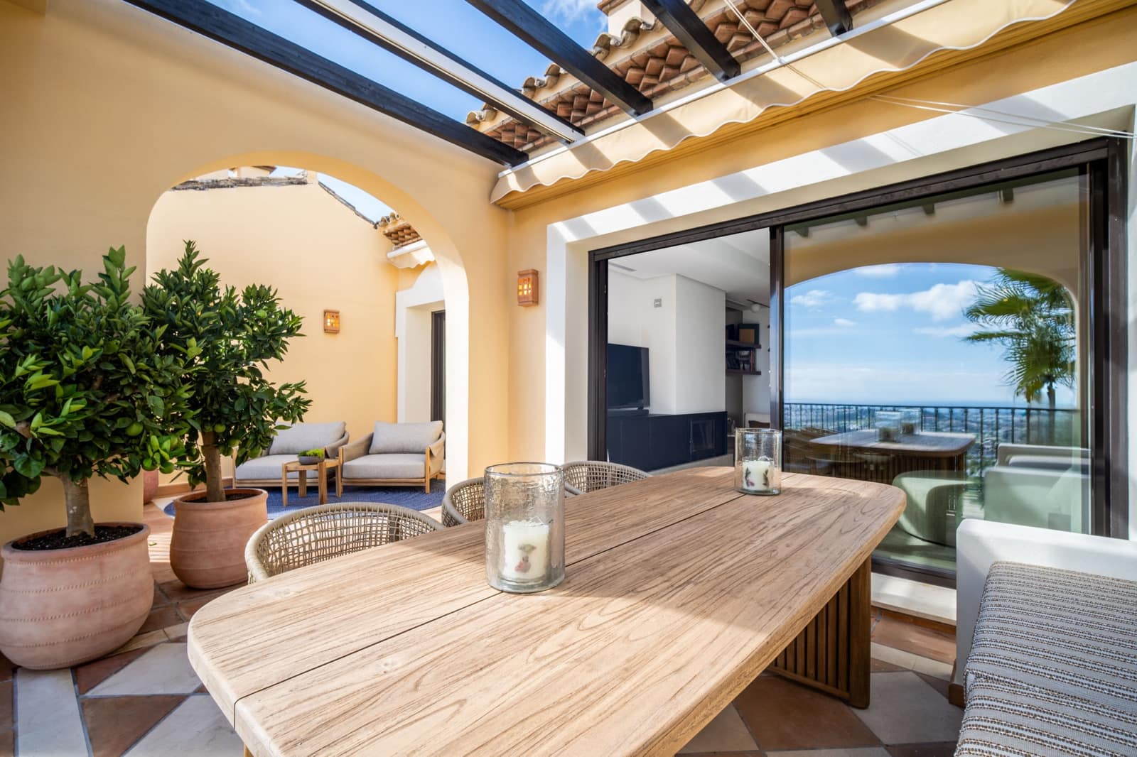 3 sovrum Takvåning till salu i Benahavis med pool garage - 1 375 000 € (Ref: 9848798)