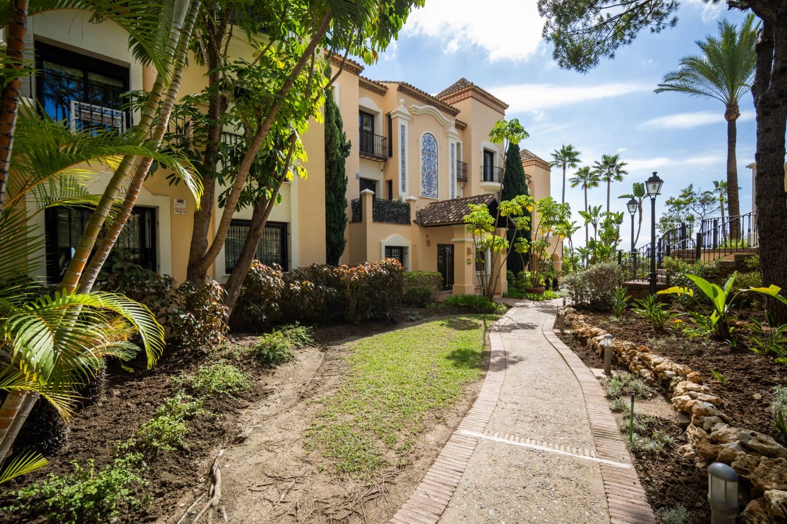 3 sovrum Takvåning till salu i Benahavis med pool garage - 1 375 000 € (Ref: 9848798)