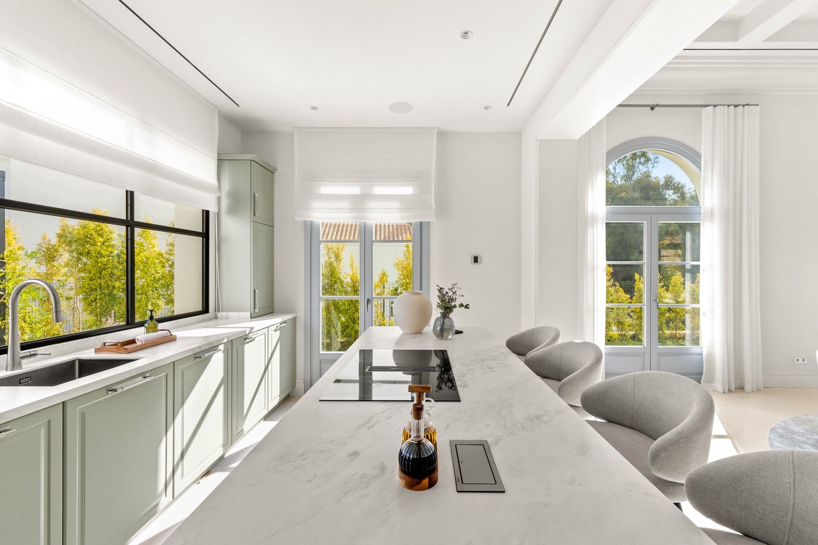 5 sypialnia Willa na sprzedaż w Marbella z basenem garażem - 4 595 000 € (Ref: 9848799)