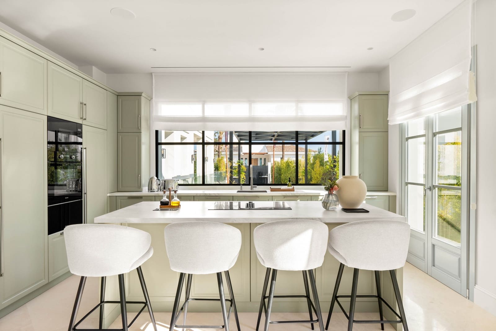 5 sypialnia Willa na sprzedaż w Marbella z basenem garażem - 4 595 000 € (Ref: 9848799)