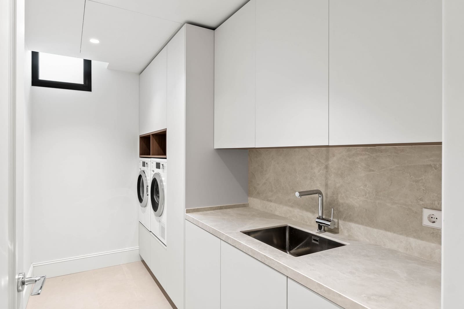 5 sypialnia Willa na sprzedaż w Marbella z basenem garażem - 4 595 000 € (Ref: 9848799)
