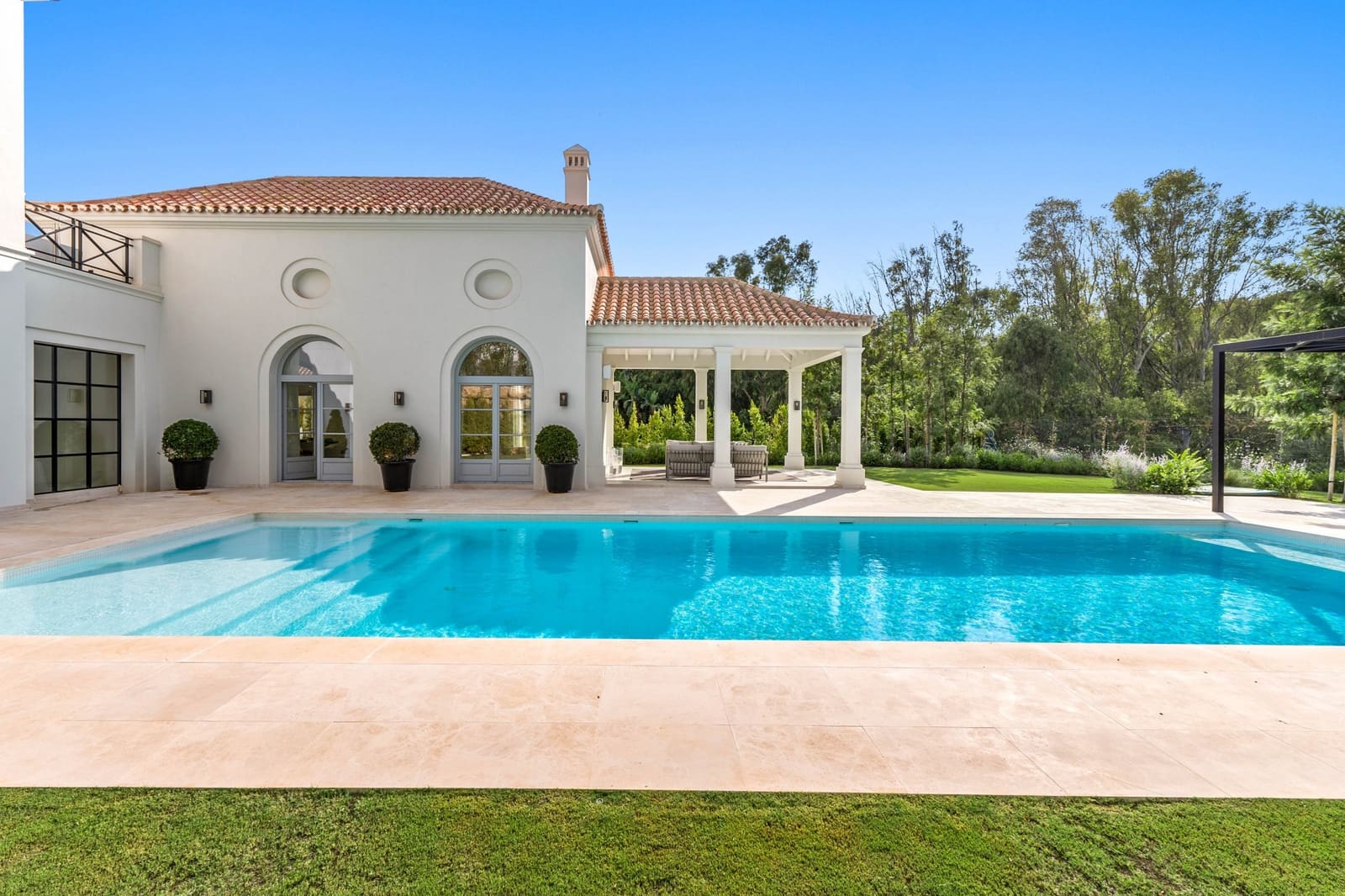 5 sypialnia Willa na sprzedaż w Marbella z basenem garażem - 4 595 000 € (Ref: 9848799)