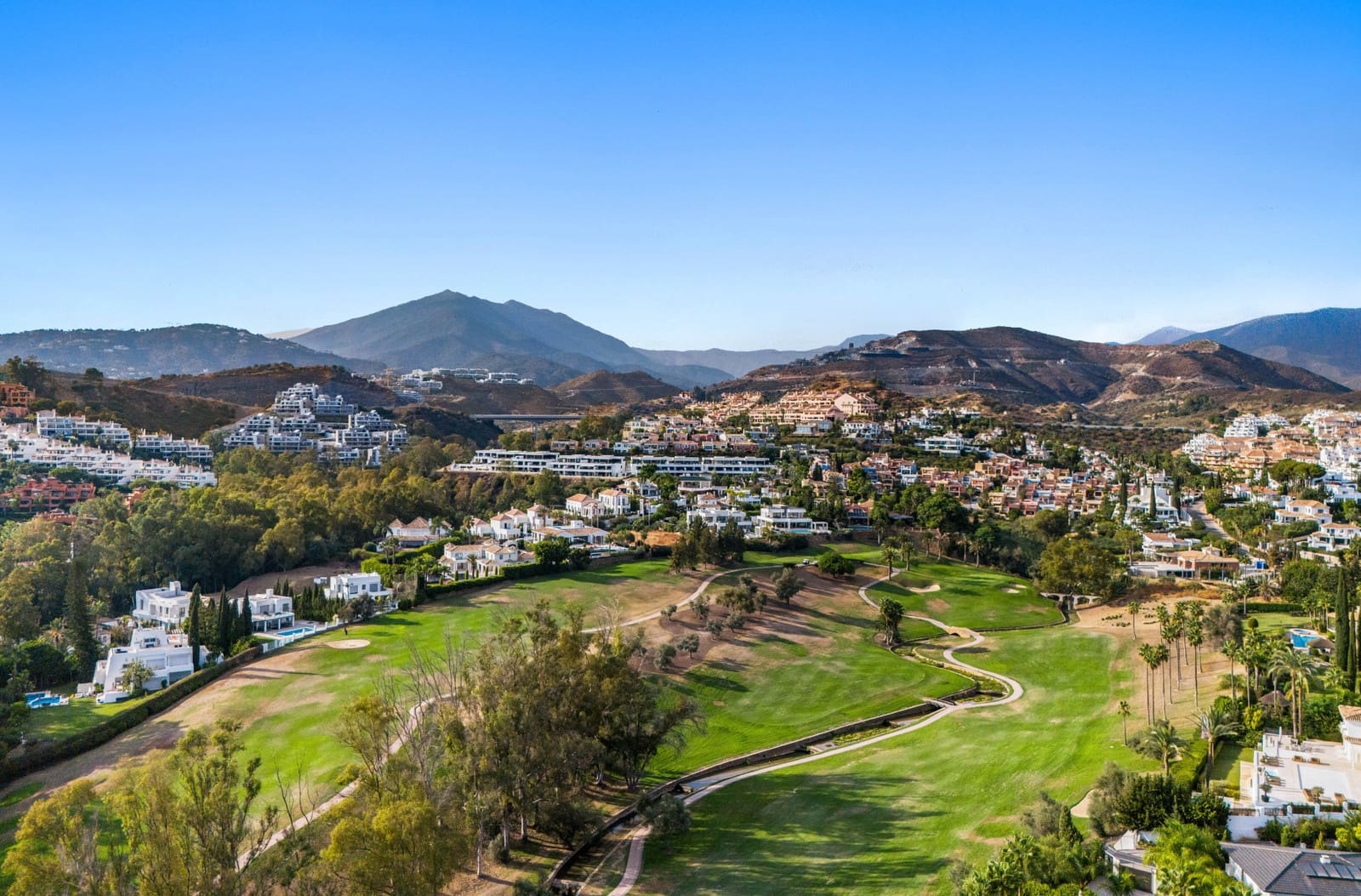 5 sypialnia Willa na sprzedaż w Marbella z basenem garażem - 4 595 000 € (Ref: 9848799)